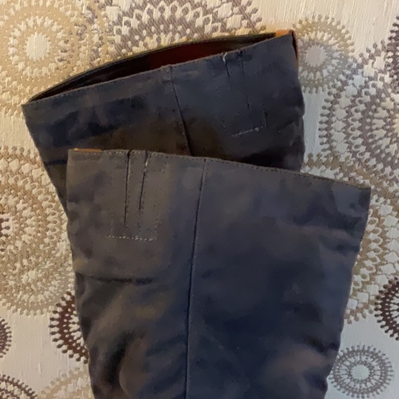 Kohl’s Dark Grey Suede Boots - Picture 5 of 6